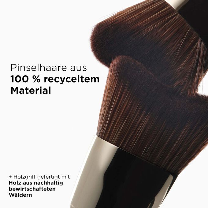 Gua Sha-Inspired Foundation Brush