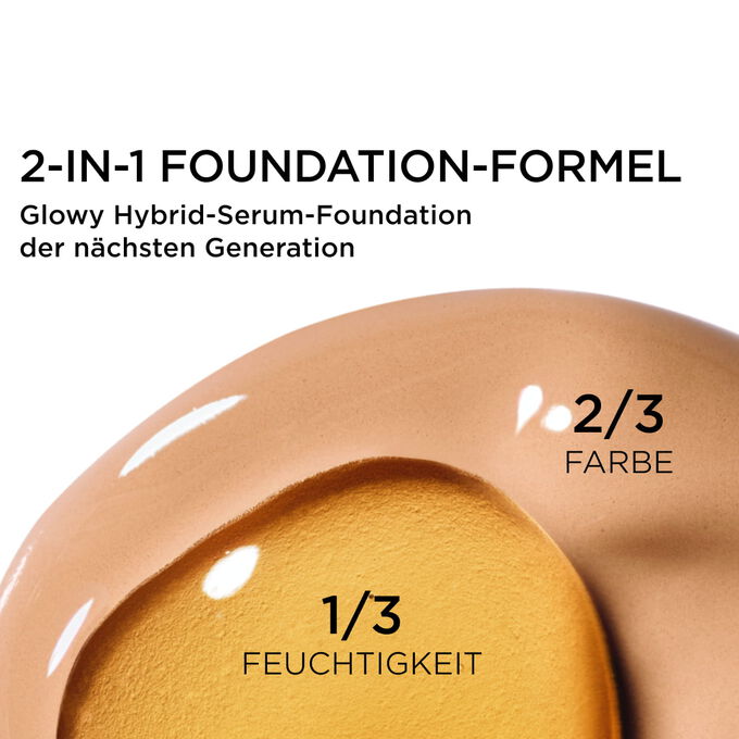 Fokus auf Mix zweier Texturen: Serum und Foundation in der Serum-Foundation-Formel von Clarins f&uuml;r Deckkraft der n&auml;chsten Generation