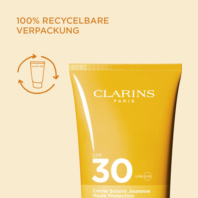 Clarins Cr&egrave;me Solaire Jeunesse SPF 30 f&uuml;r den K&ouml;rper mit Textinfo zur 100 % recycelbaren Verpackung