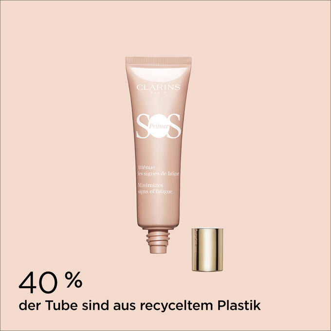 SOS Primer Pink von Clarins mit Text, der die Kunststofftube mit 40% recyceltem Plastik hervorhebt.
