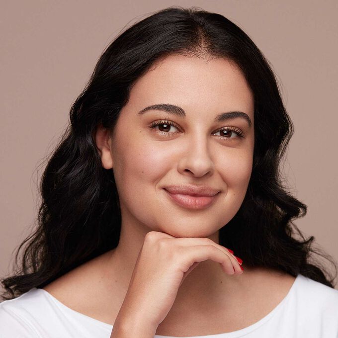 Skin Illusion 112C - Feuchtigkeit spendende Foundation für einen natürlichen Teint SPF 15