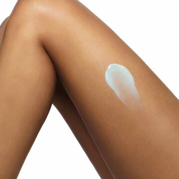 Body Firming Gel lift-fermeté zones ciblées - Festigendes und straffendes Körpergel für spezielle Hautpartien