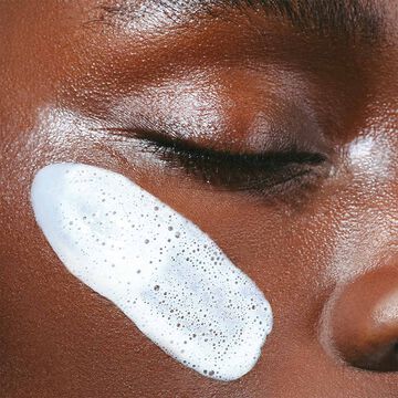 Doux Nettoyant Moussant Hydratant - Feuchtigkeit spendender Reinigungsschaum für normale bis trockene Haut