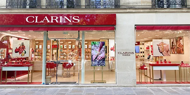 Clarins Boutique-Fenster